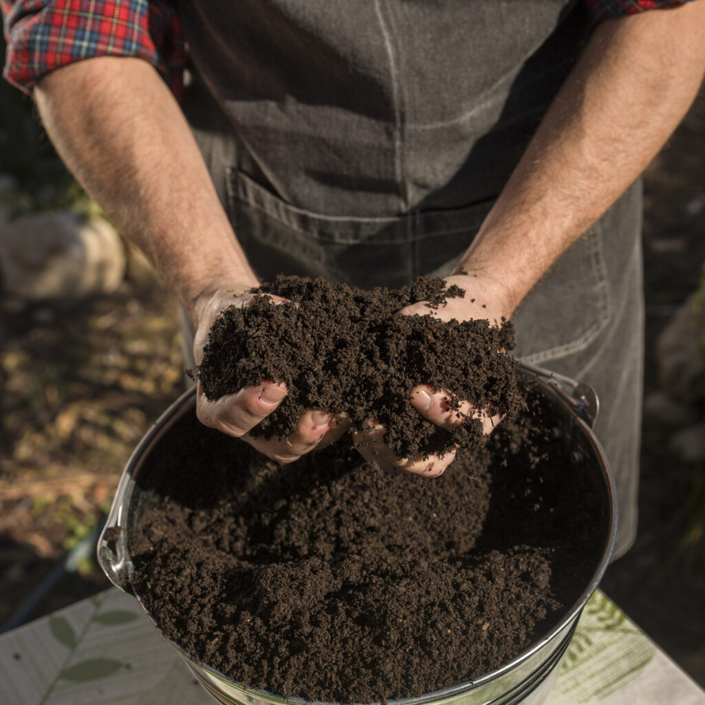 Reduce tu huella de carbono y la de tu jardín - Crickwoo - humus de lombriz